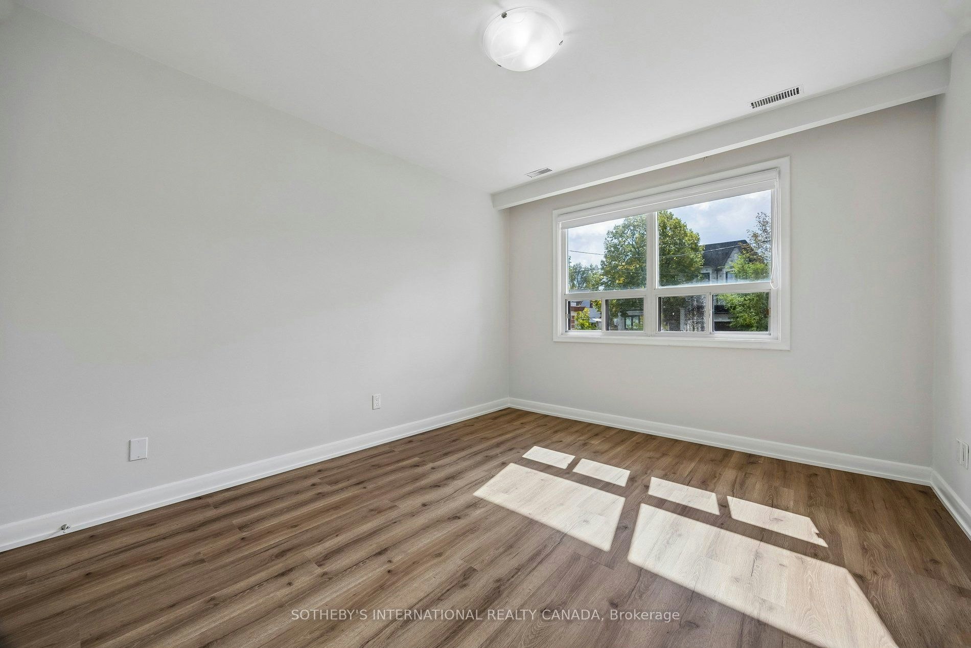 120 Ranee Avenue, Toronto, ON, M6A 1N2 - 23