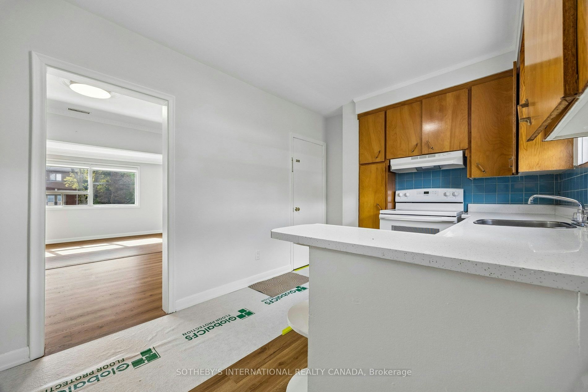 120 Ranee Avenue, Toronto, ON, M6A 1N2 - 15