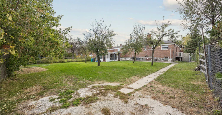 120 Ranee Avenue, Toronto, ON, M6A 1N2 - 31