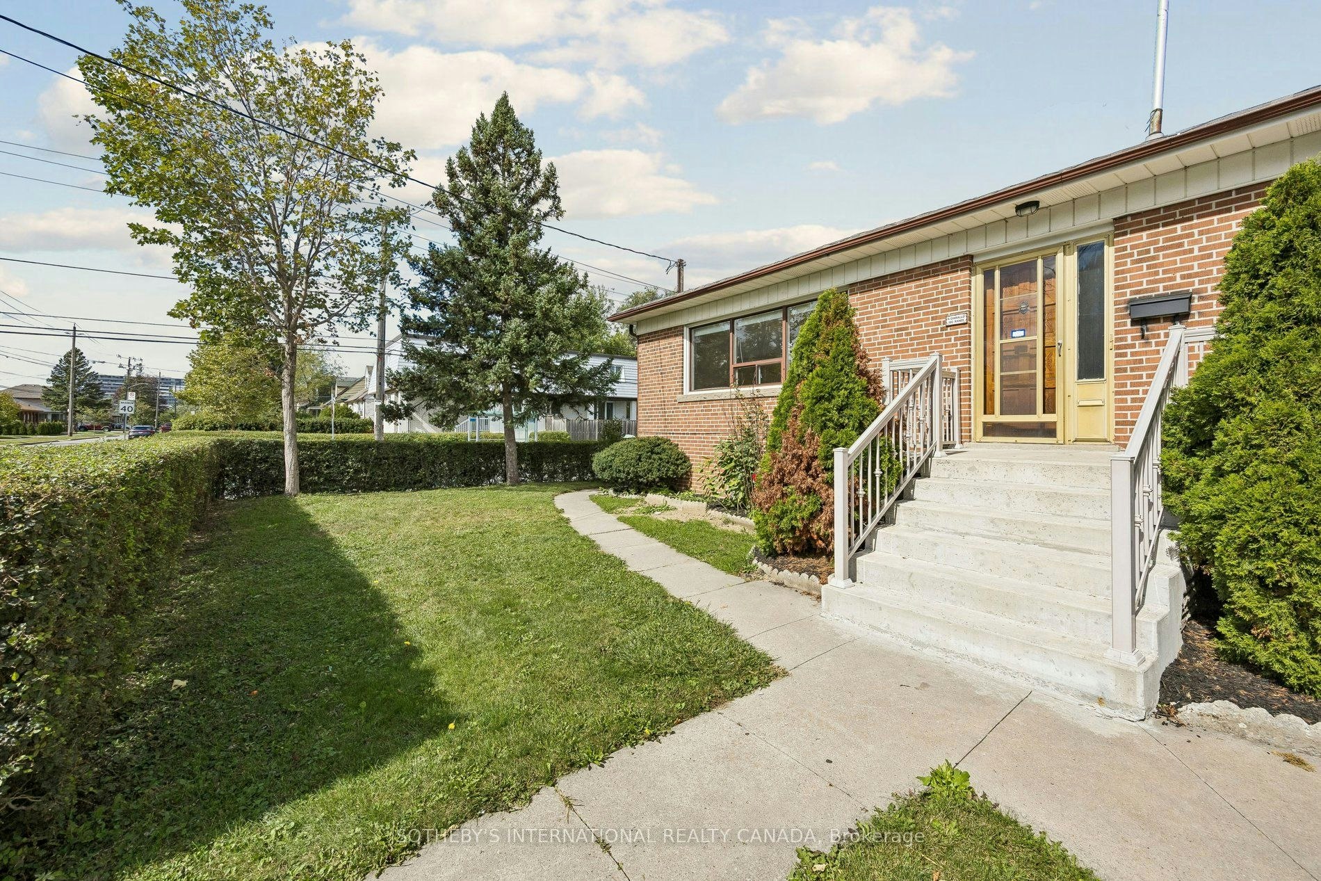 120 Ranee Avenue, Toronto, ON, M6A 1N2 - 3