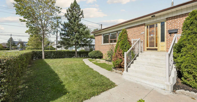 120 Ranee Avenue, Toronto, ON, M6A 1N2 - 3