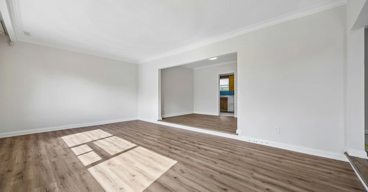120 Ranee Avenue, Toronto, ON, M6A 1N2 - 8