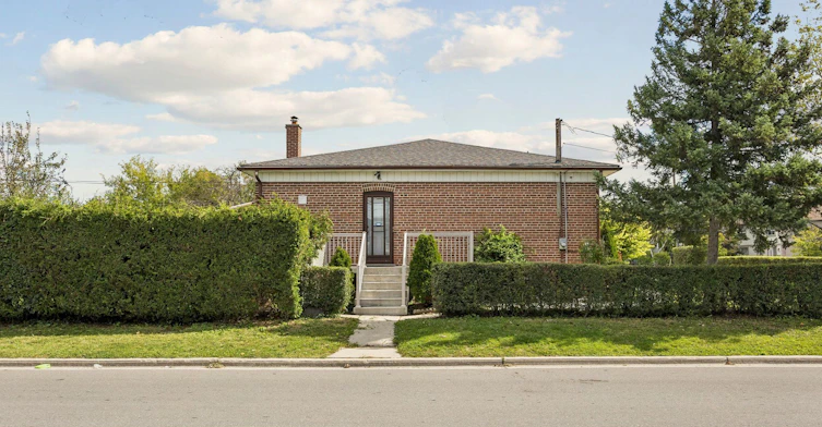 120 Ranee Avenue, Toronto, ON, M6A 1N2 - 34
