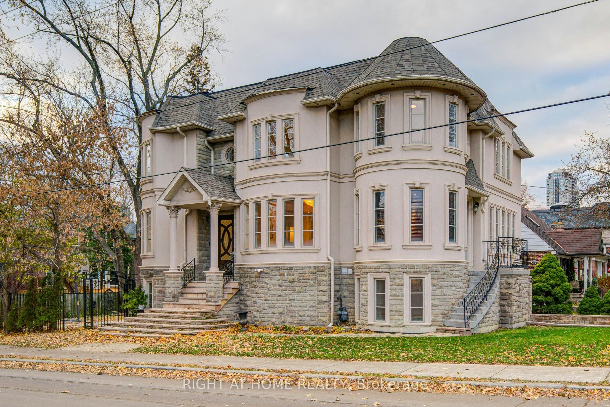 125 Kingsdale Avenue, Toronto, ON, M2N 3W5 - 3