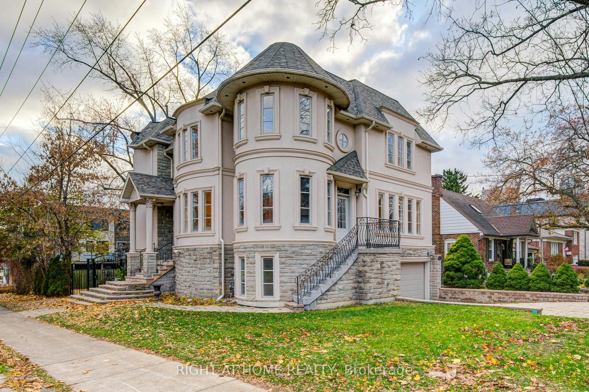 125 Kingsdale Avenue, Toronto, ON, M2N 3W5