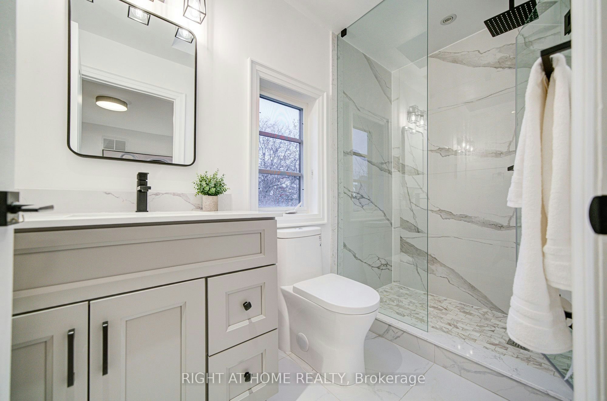 125 Kingsdale Avenue, Toronto, ON, M2N 3W5 - 32