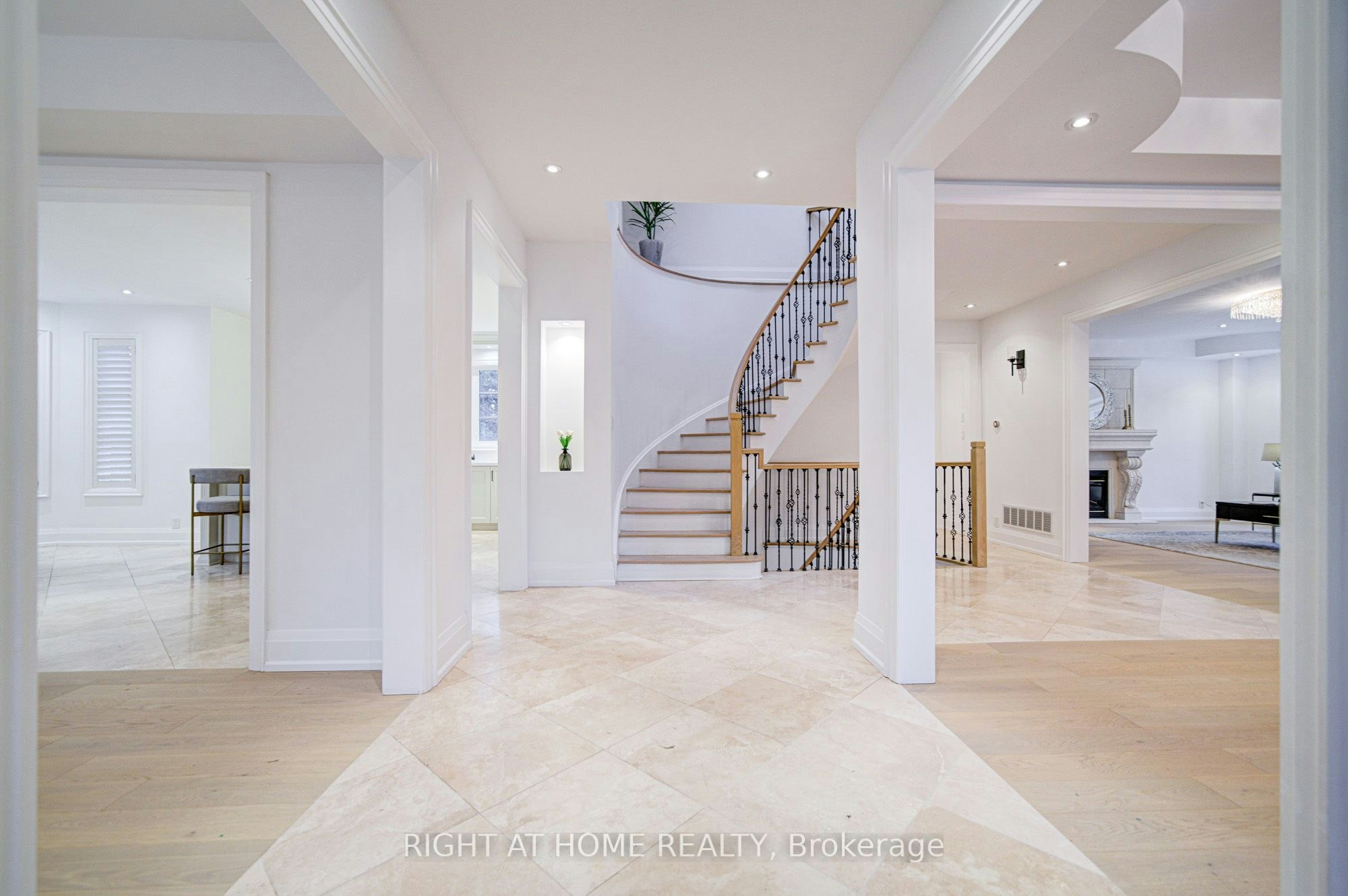 125 Kingsdale Avenue, Toronto, ON, M2N 3W5 - 5