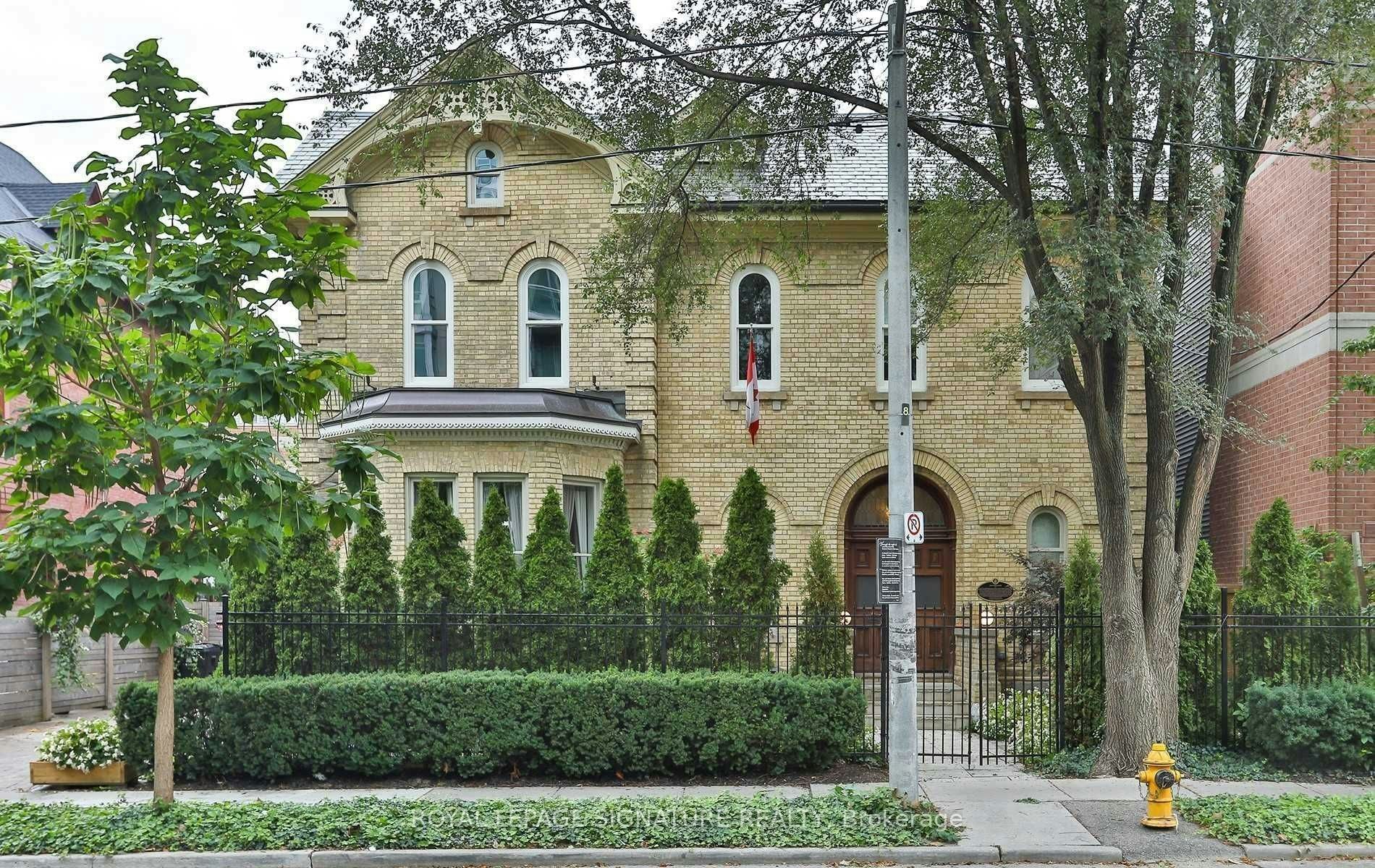 4 Wellesley Place, Toronto, ON, M4Y 2K4