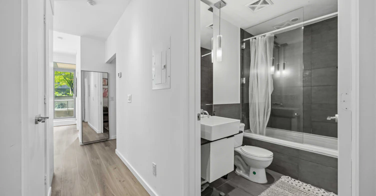 202-8 Charlotte Street, Toronto, ON, M5V 0K4 - 23