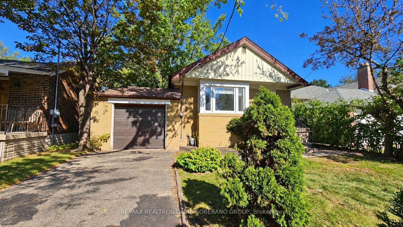 122 Mcgillivray Avenue, Toronto, ON, M5M 2Y6 - 2