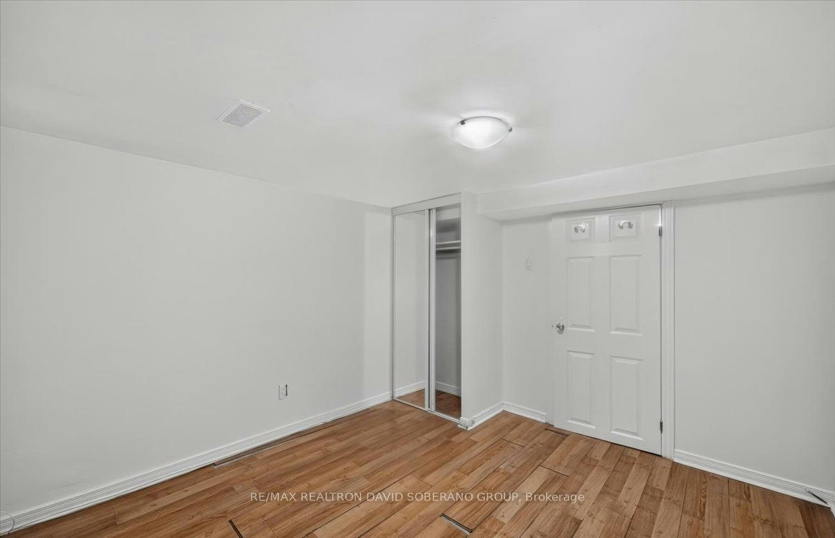 122 Mcgillivray Avenue, Toronto, ON, M5M 2Y6 - 26