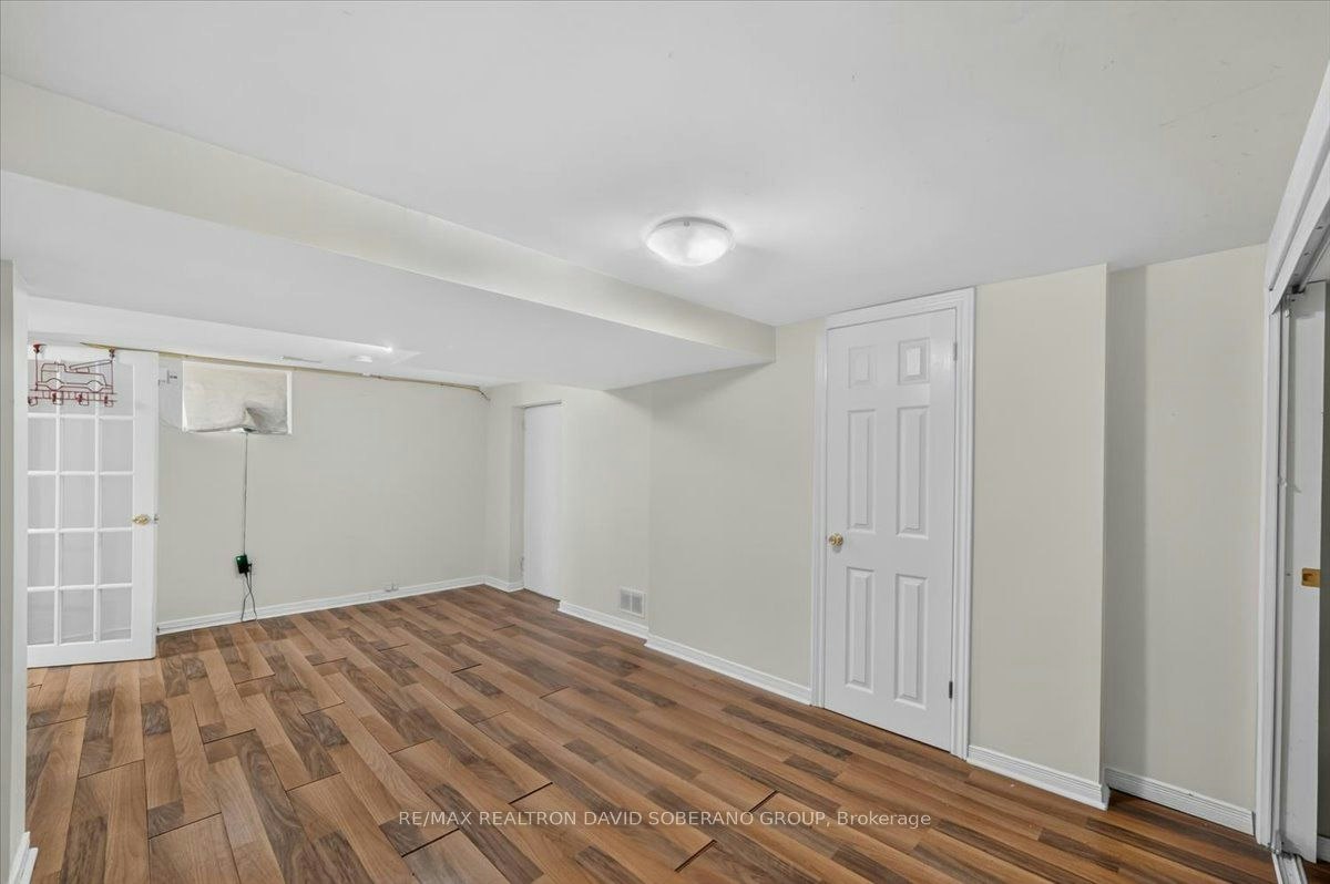 122 Mcgillivray Avenue, Toronto, ON, M5M 2Y6 - 29