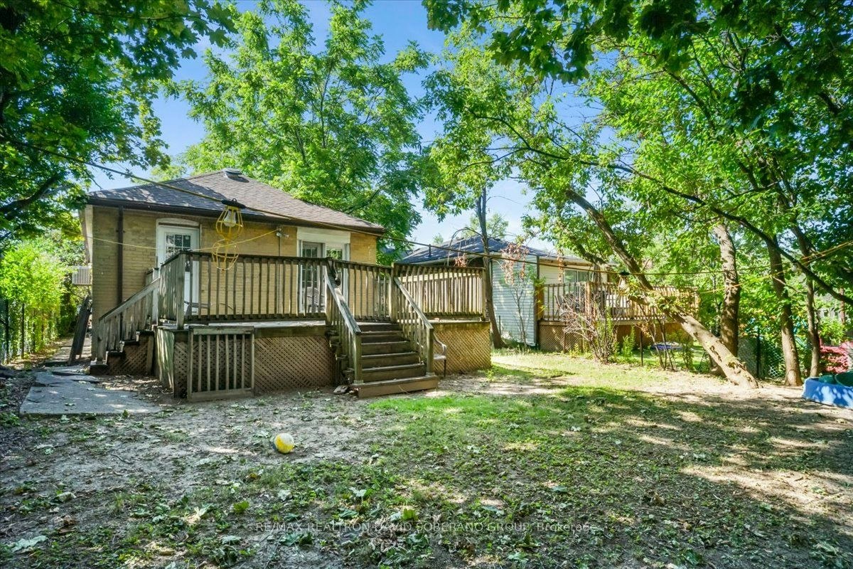 122 Mcgillivray Avenue, Toronto, ON, M5M 2Y6 - 37
