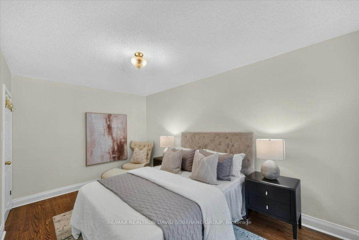 122 Mcgillivray Avenue, Toronto, ON, M5M 2Y6 - 16