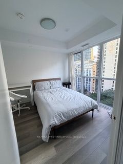 806-77 Mutual Street, Toronto, ON, M5B 2A9