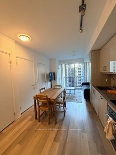 806-77 Mutual Street, Toronto, ON, M5B 2A9 - 17