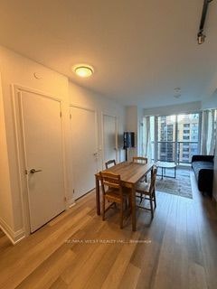 806-77 Mutual Street, Toronto, ON, M5B 2A9 - 18