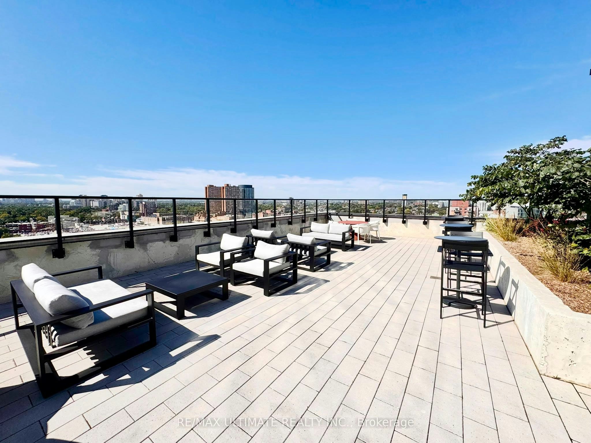 1215-181 Sterling Road, Toronto, ON, M6R 0B2 - 11