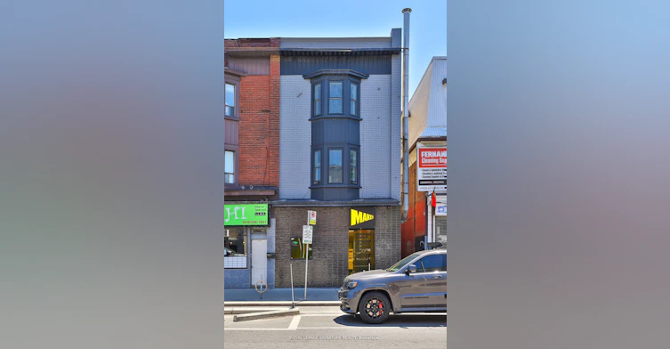 3rd Lvl-995 Bloor Street W, Toronto, ON, M6H 1M1 - 3