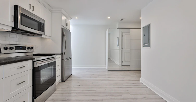 3rd Lvl-995 Bloor Street W, Toronto, ON, M6H 1M1 - 2