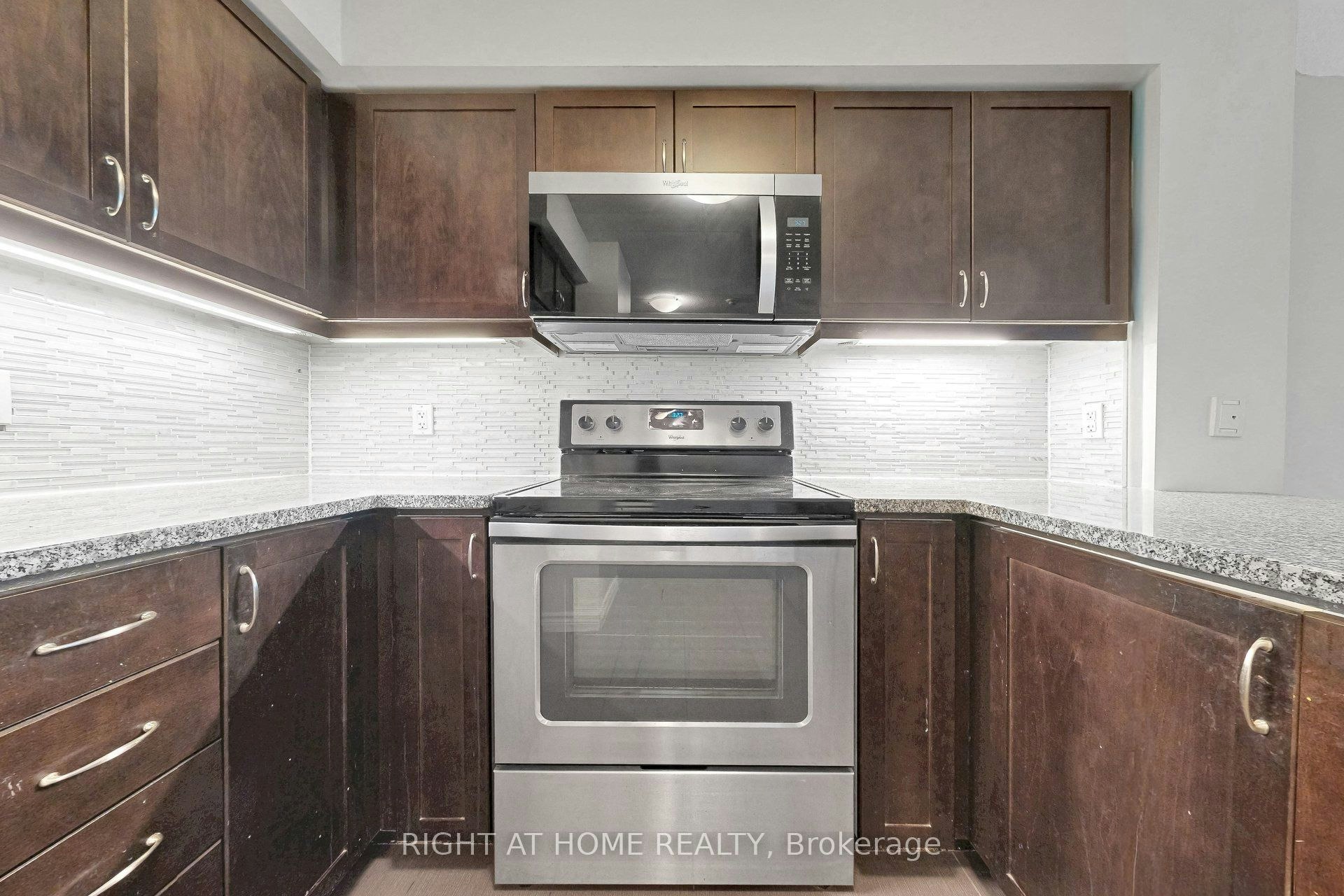 712-19 Grand Trunk Crescent, Toronto, ON, M5J 3A3 - 10