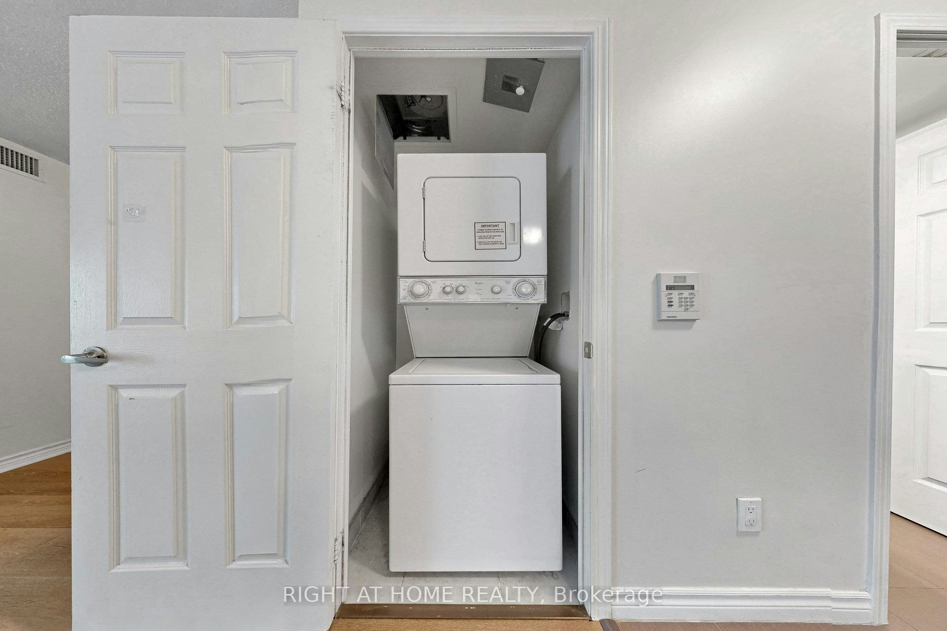 712-19 Grand Trunk Crescent, Toronto, ON, M5J 3A3 - 30