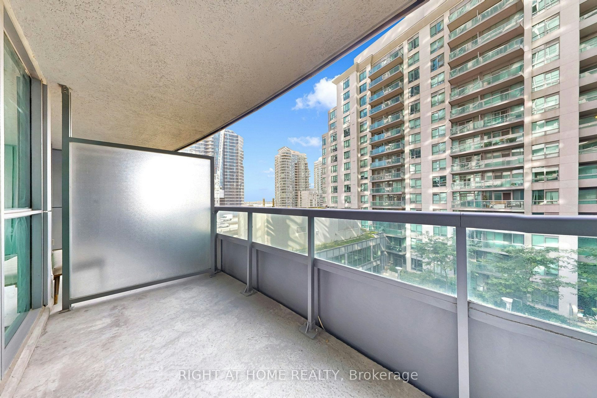 712-19 Grand Trunk Crescent, Toronto, ON, M5J 3A3 - 32