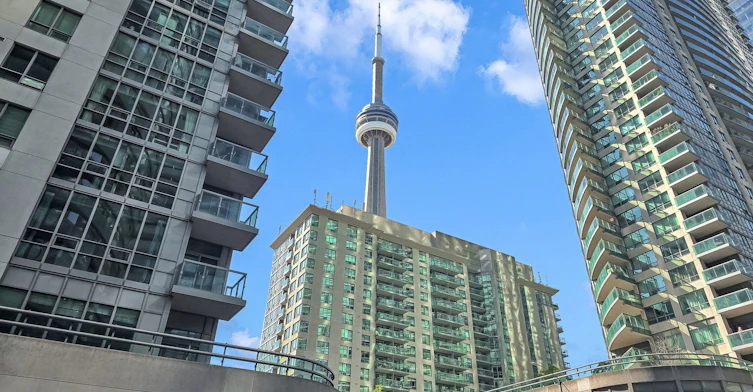 712-19 Grand Trunk Crescent, Toronto, ON, M5J 3A3 - 2