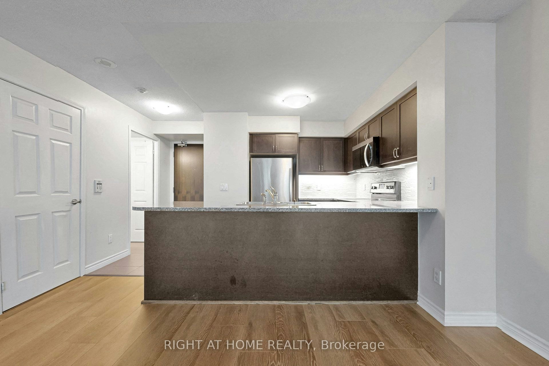 712-19 Grand Trunk Crescent, Toronto, ON, M5J 3A3 - 14