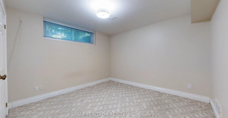 Bsmt-31 Whitelock Crescent, Toronto, ON, M2K 1V9 - 10