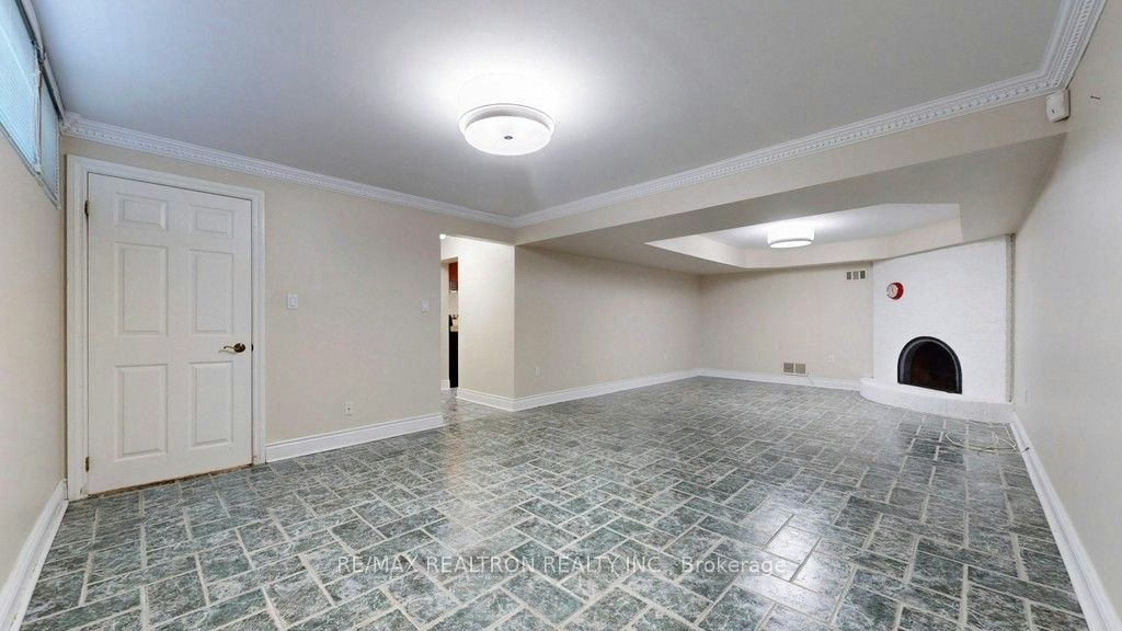 Bsmt-31 Whitelock Crescent, Toronto, ON, M2K 1V9 - 4