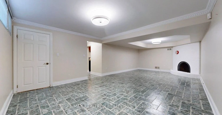 Bsmt-31 Whitelock Crescent, Toronto, ON, M2K 1V9 - 4