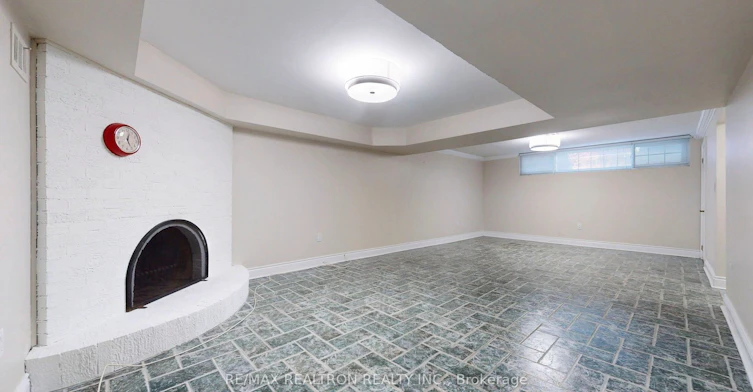 Bsmt-31 Whitelock Crescent, Toronto, ON, M2K 1V9