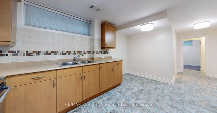 Bsmt-31 Whitelock Crescent, Toronto, ON, M2K 1V9 - 5
