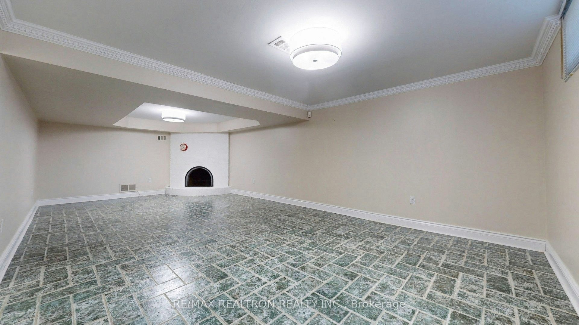Bsmt-31 Whitelock Crescent, Toronto, ON, M2K 1V9 - 2