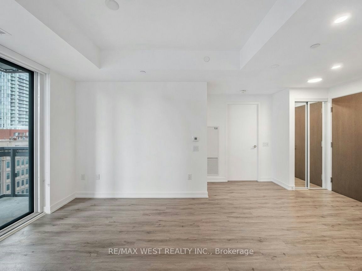 1107-39 Roehampton Avenue, Toronto, ON, M4P 0B9 - 2