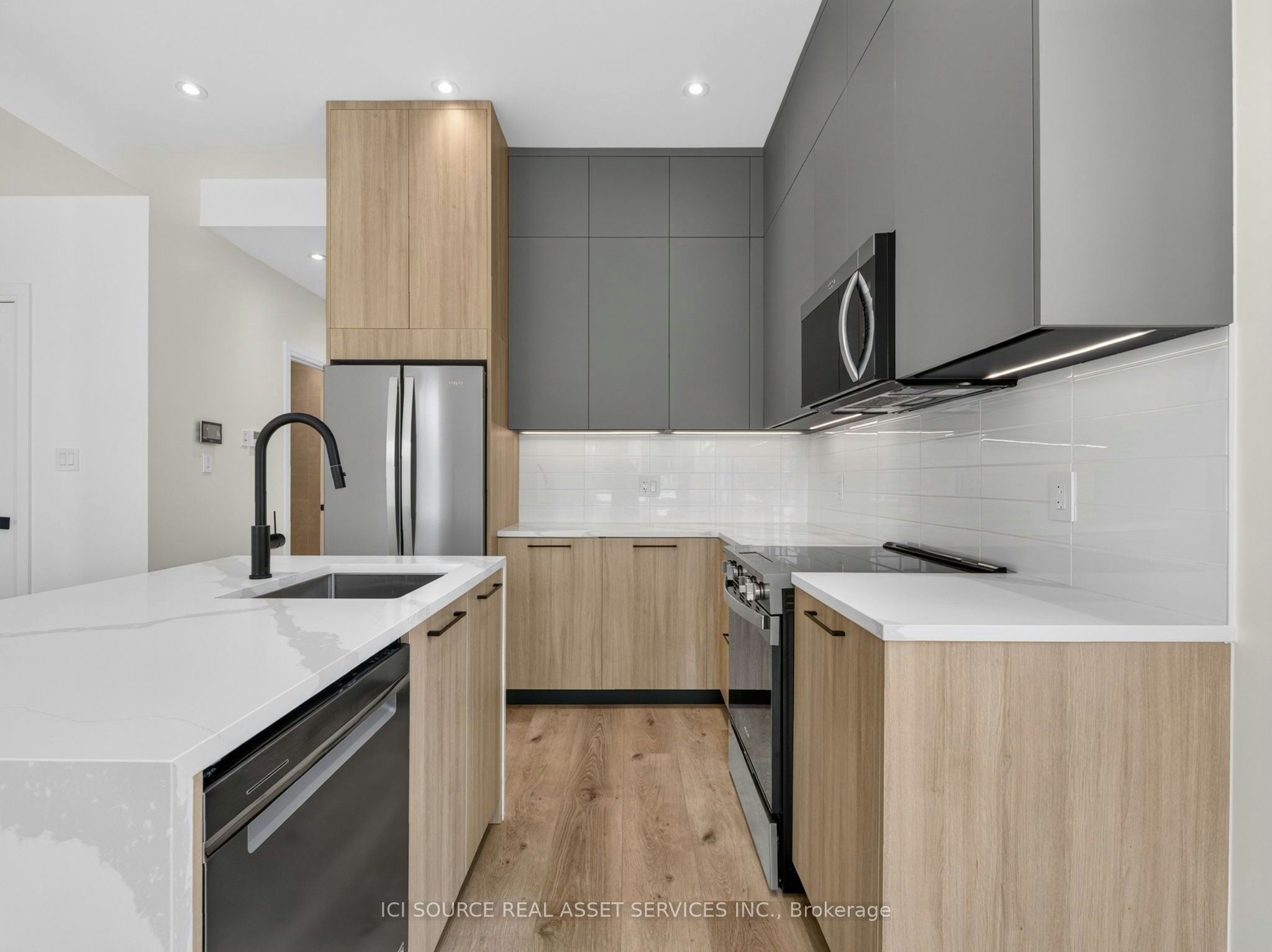 Unit 2-28 Norcross Road, Toronto, ON, M3H 2R4 - 9