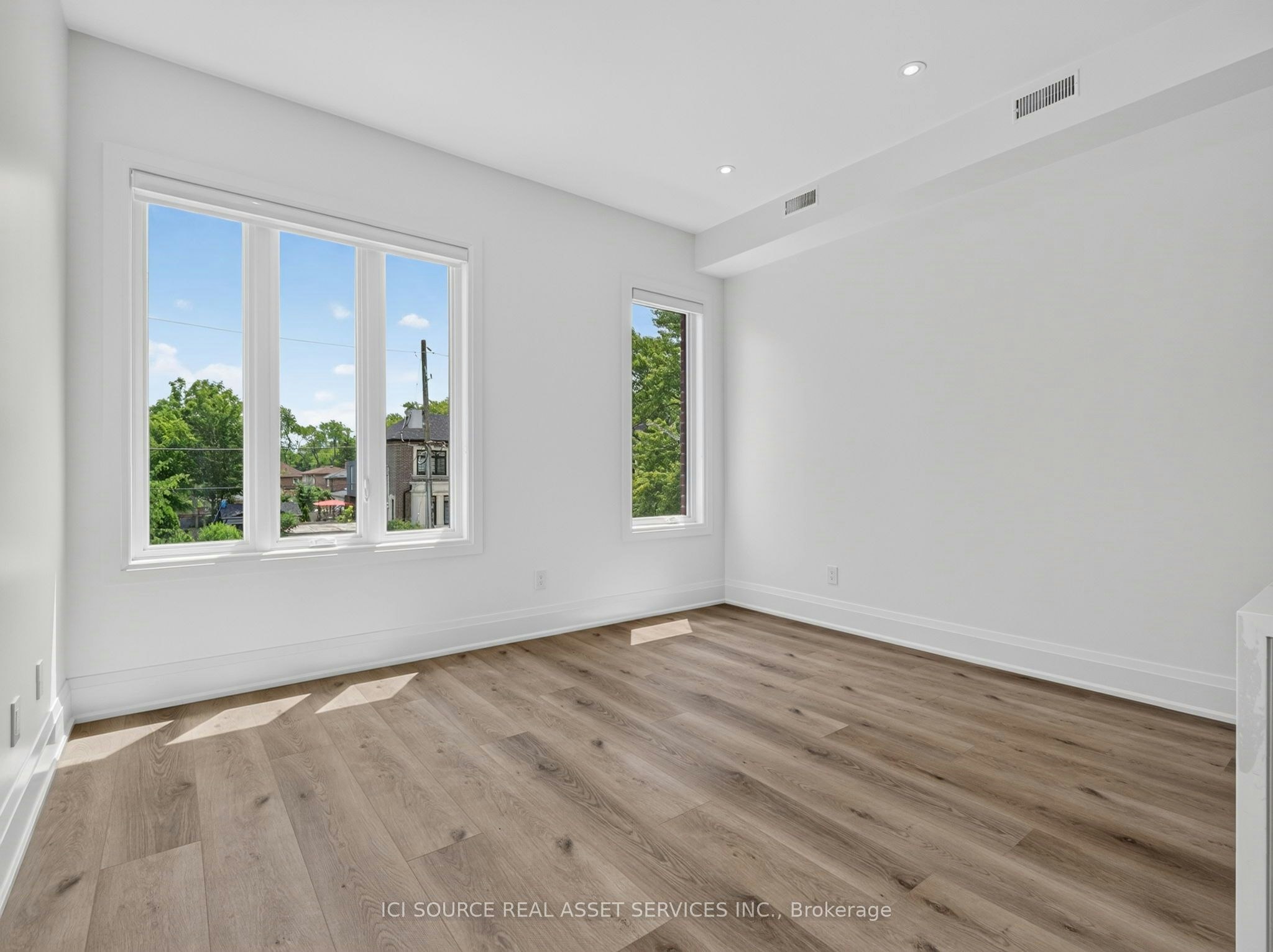 Unit 2-28 Norcross Road, Toronto, ON, M3H 2R4 - 12