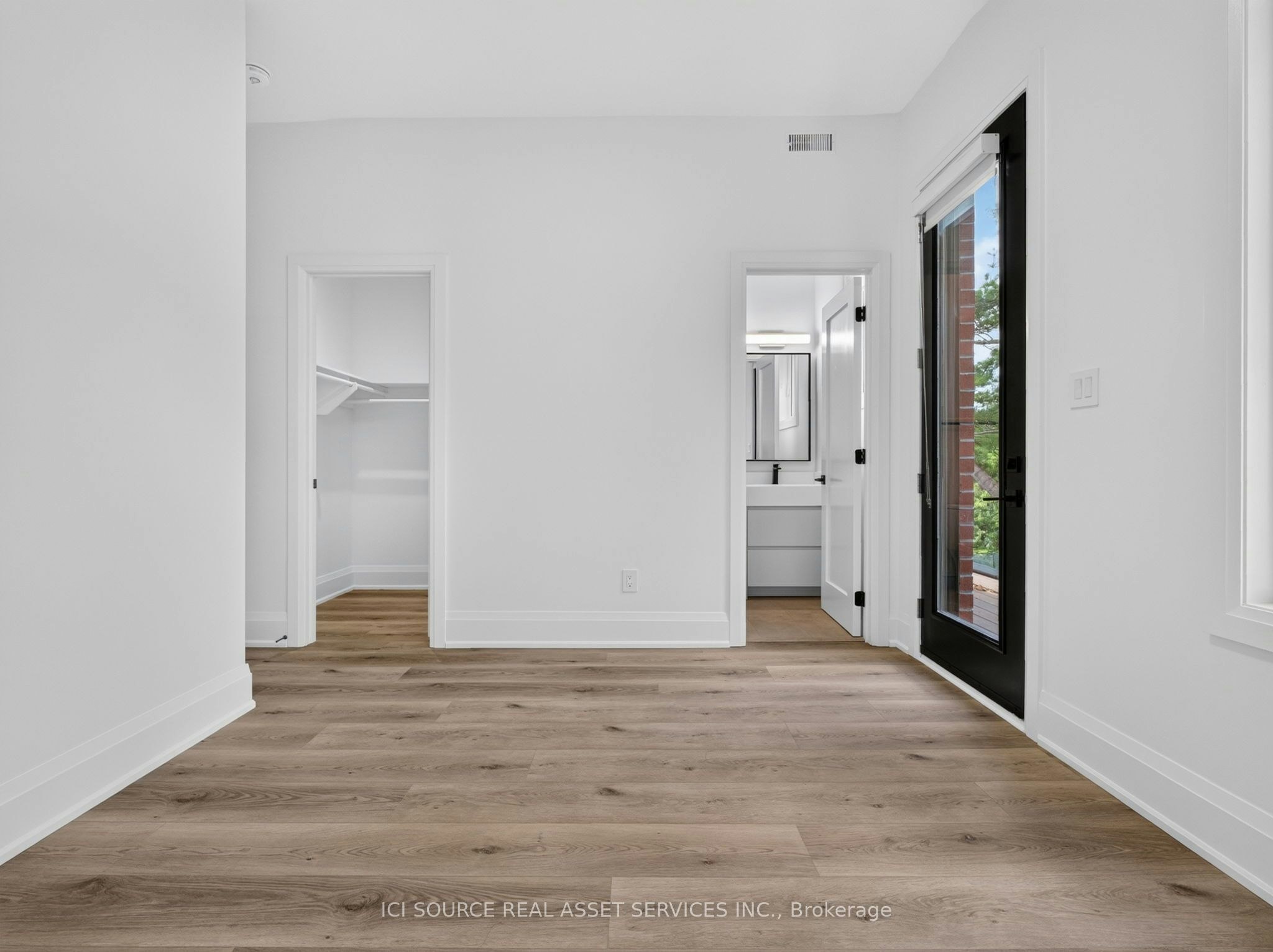 Unit 2-28 Norcross Road, Toronto, ON, M3H 2R4 - 18