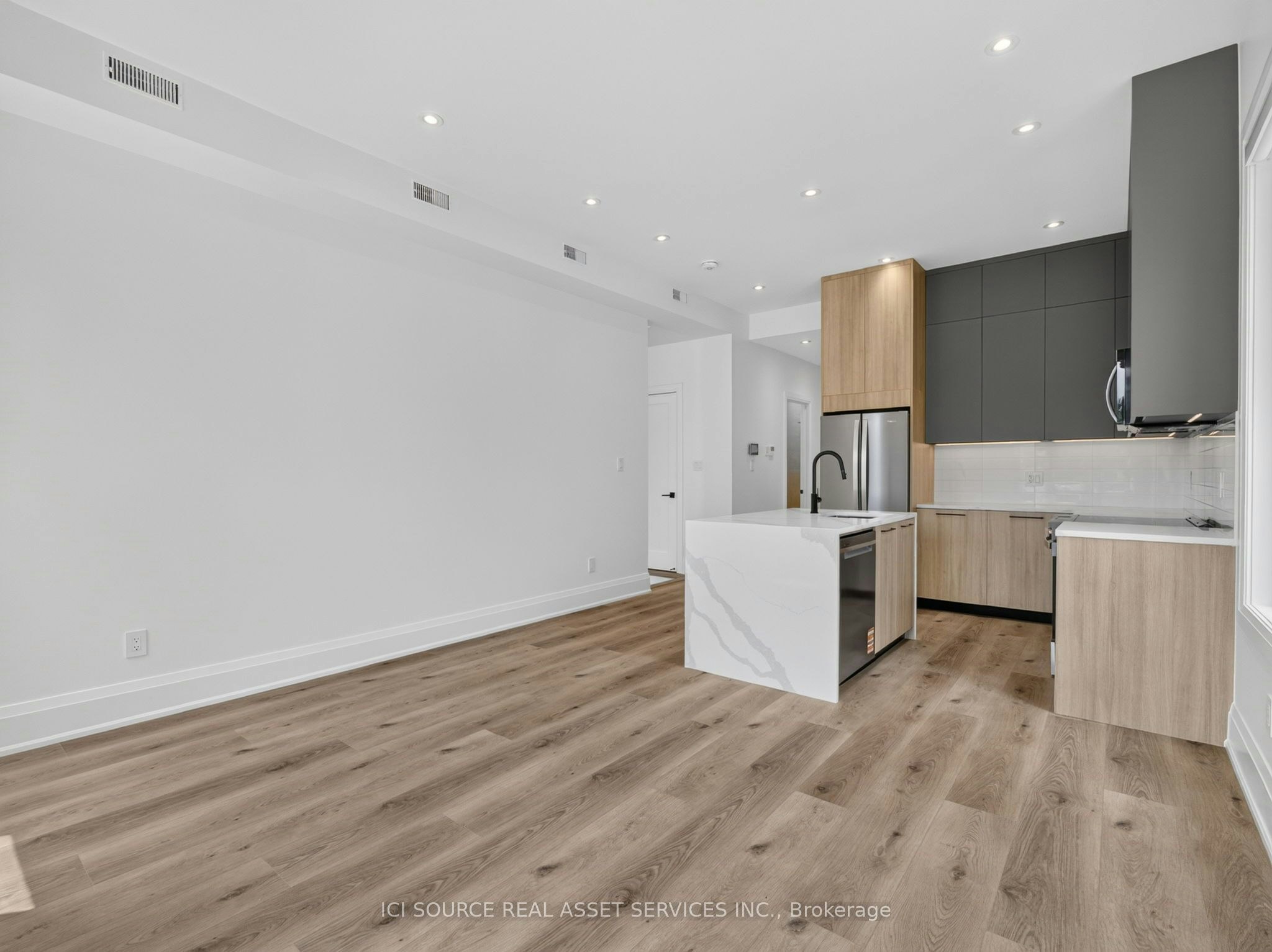 Unit 2-28 Norcross Road, Toronto, ON, M3H 2R4 - 4