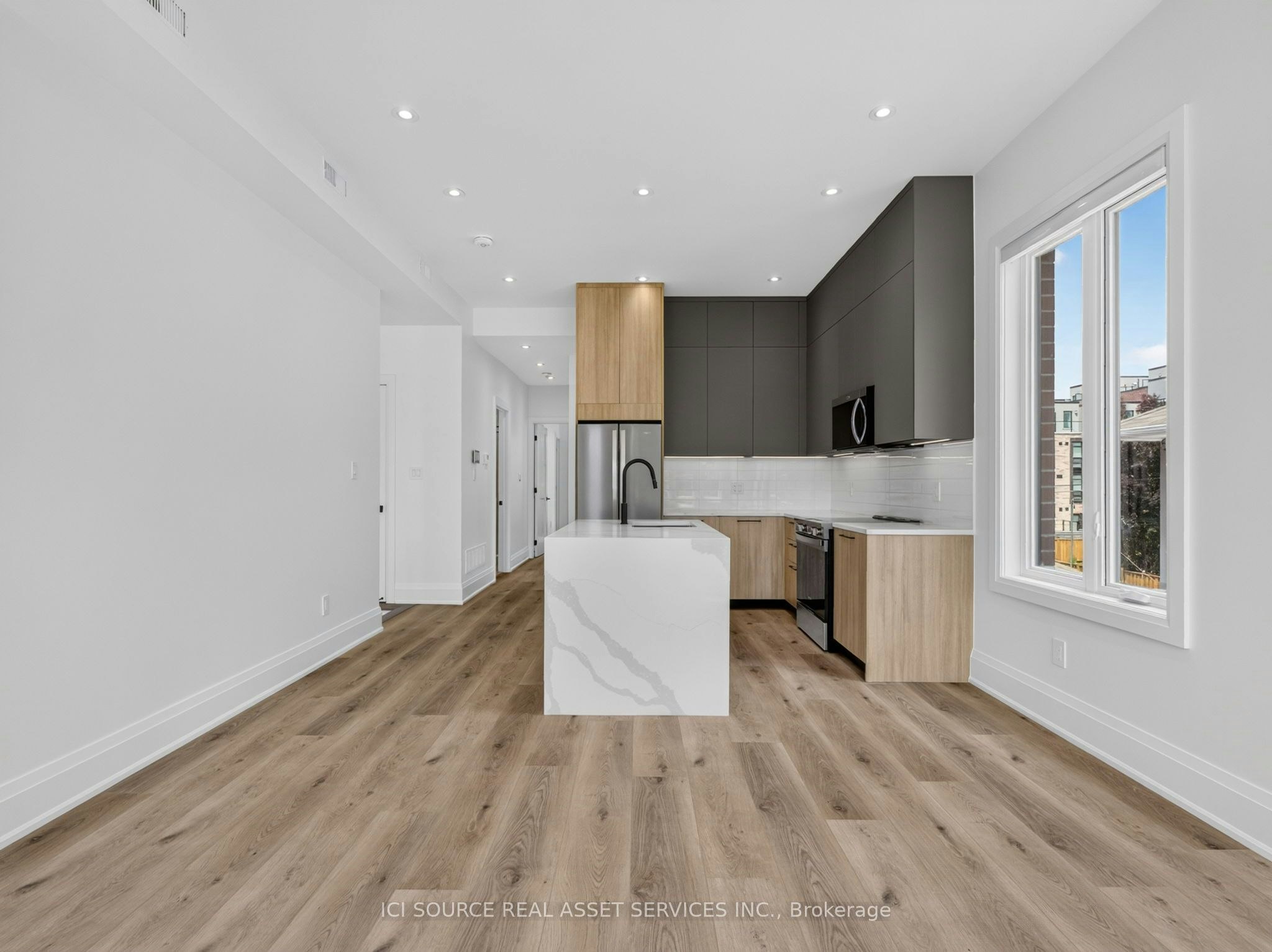 Unit 2-28 Norcross Road, Toronto, ON, M3H 2R4 - 7