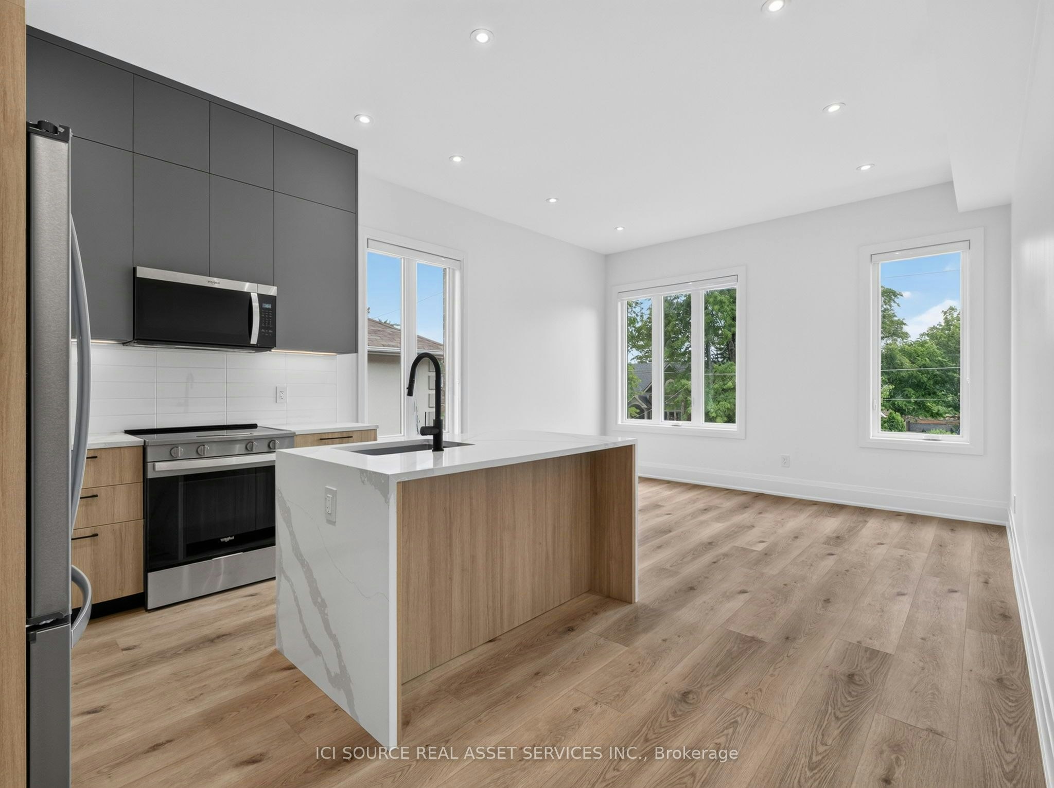 Unit 4-28 Norcross Road, Toronto, ON, M3H 2R4