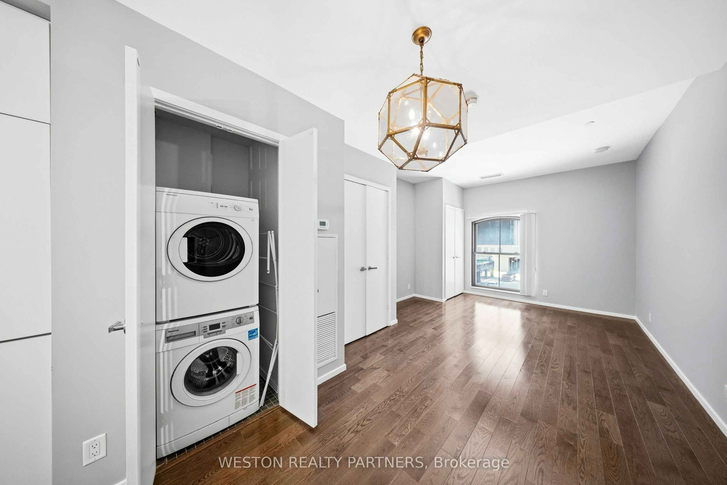 5 St Joseph Street, Toronto, ON, M4Y 0B6 - 10