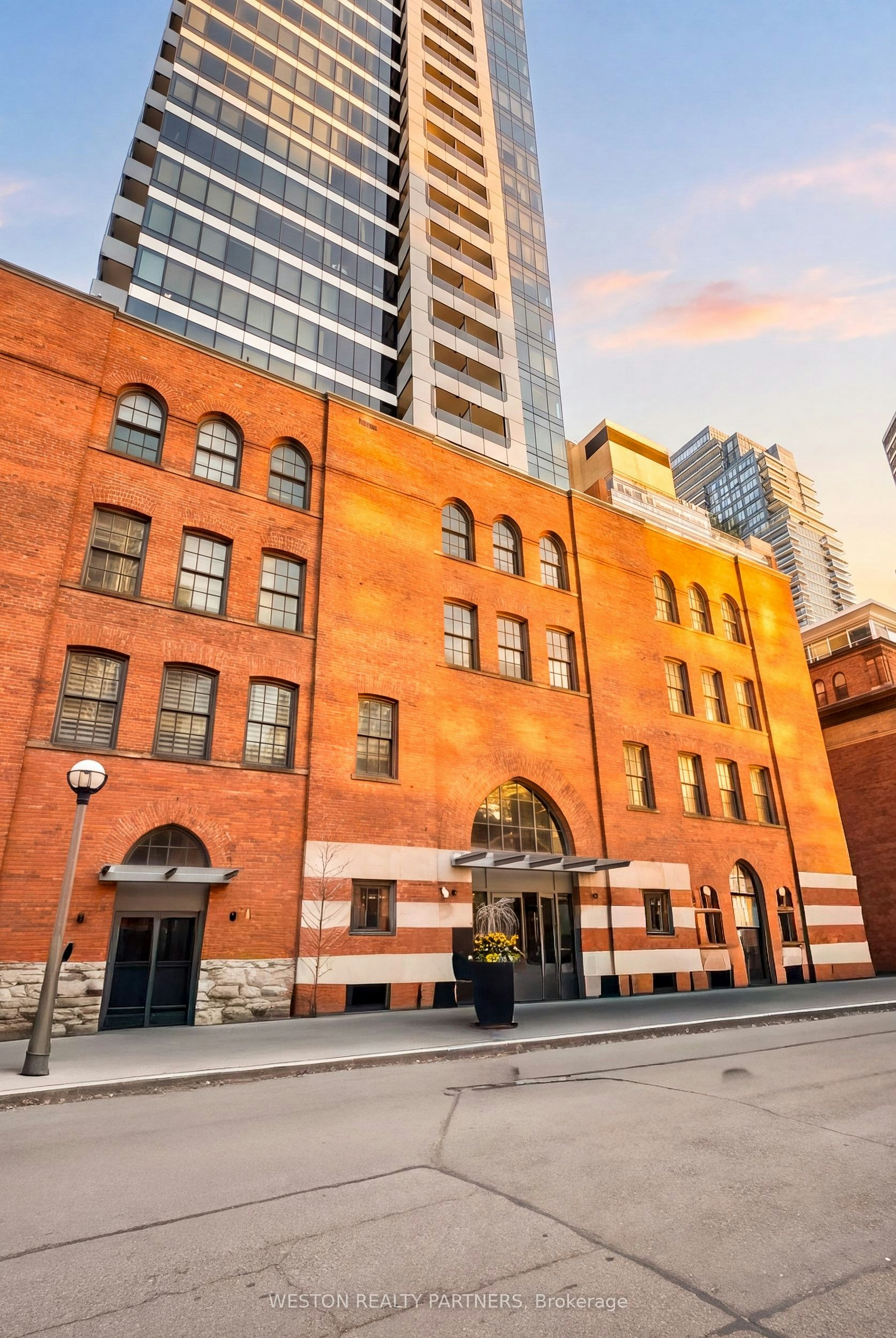 5 St Joseph Street, Toronto, ON, M4Y 0B6