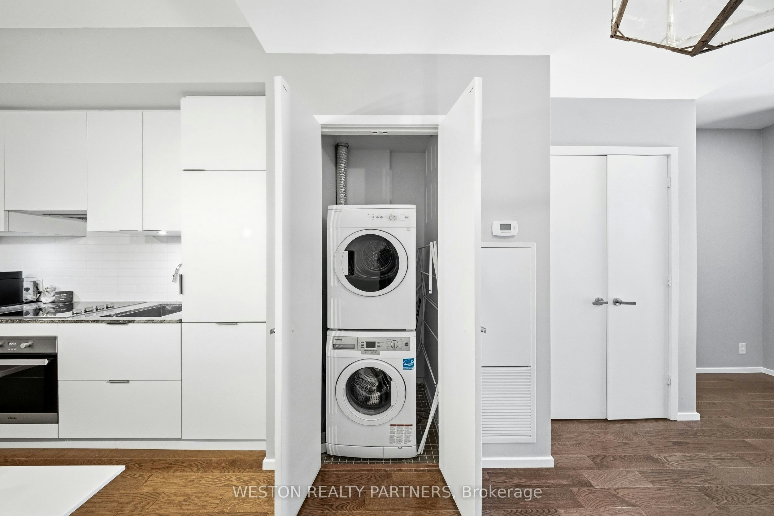 5 St Joseph Street, Toronto, ON, M4Y 0B6 - 9