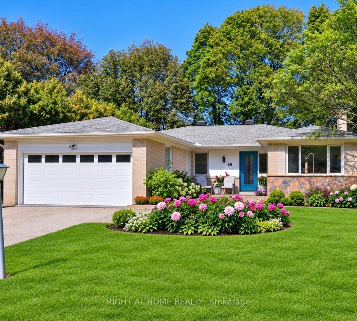 69 Montressor Drive, Toronto, ON, M2P 1Z3