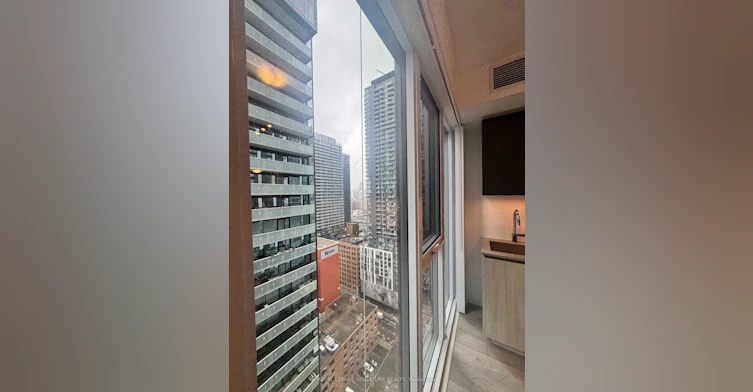 2628-400 King Street, Toronto, ON, M5V 0X8 - 3