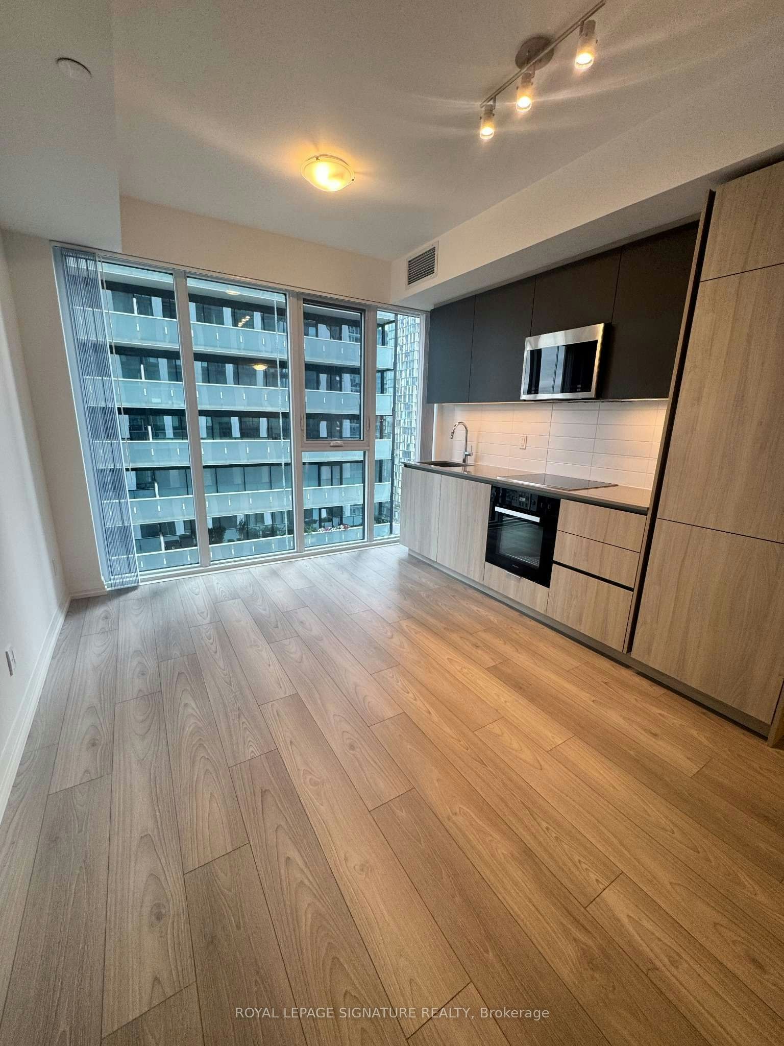 2628-400 King Street, Toronto, ON, M5V 0X8 - 11
