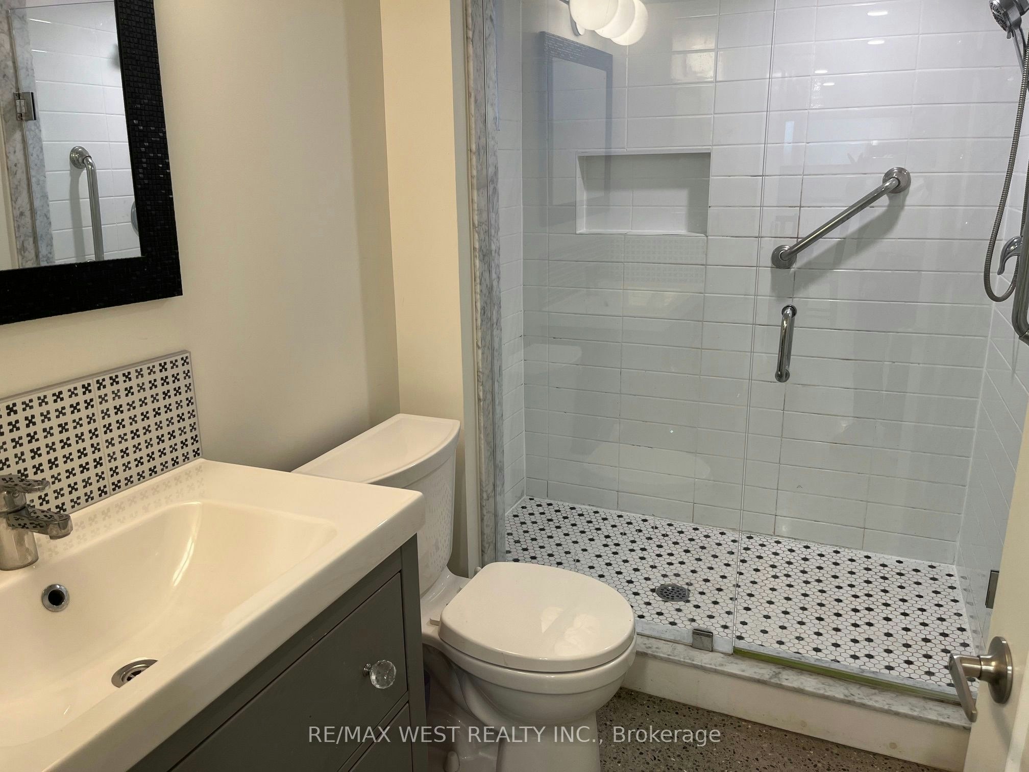 Basement-7 Blandford Street, Toronto, ON, M6E 3A6 - 10