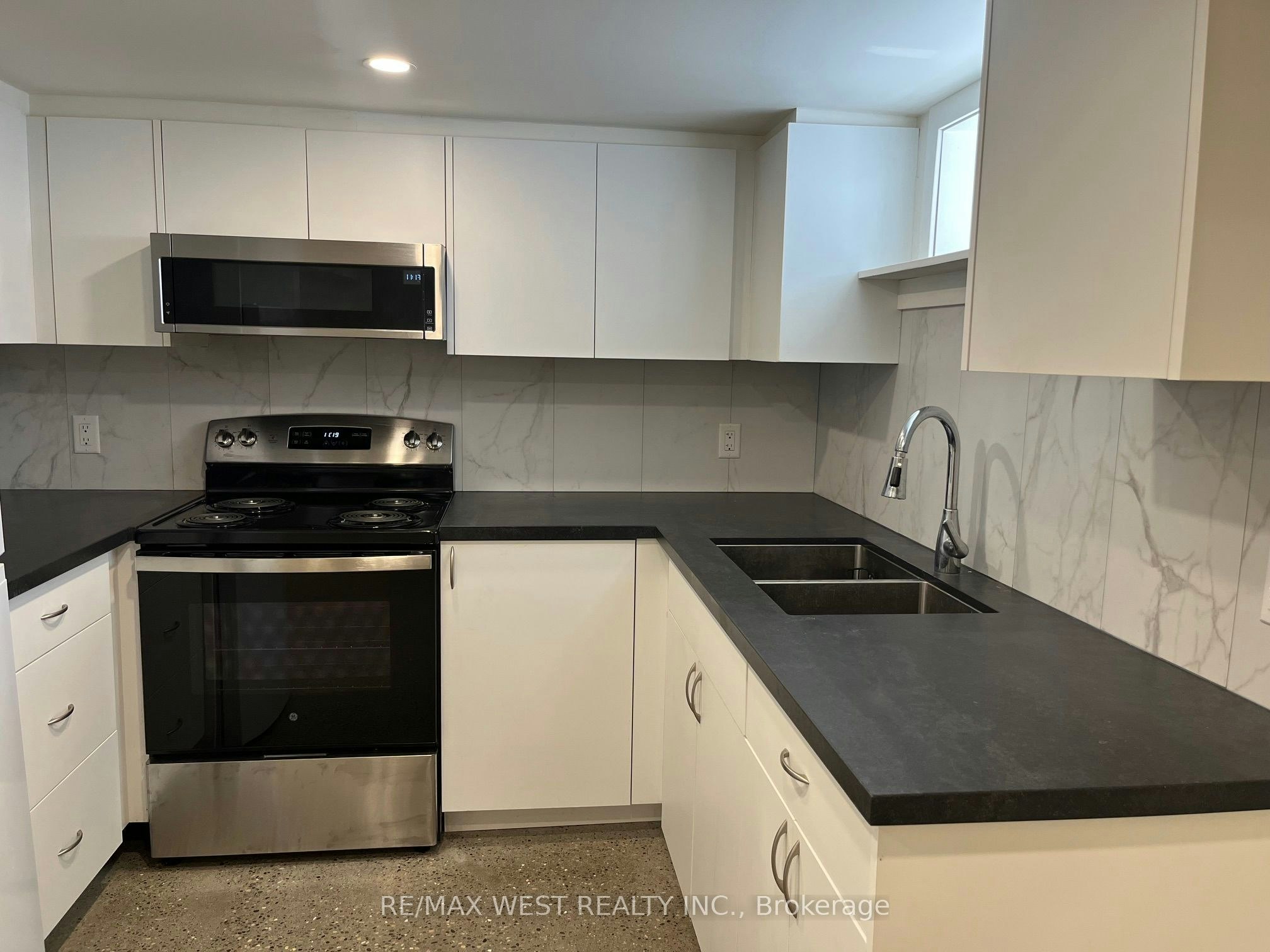 Basement-7 Blandford Street, Toronto, ON, M6E 3A6 - 4